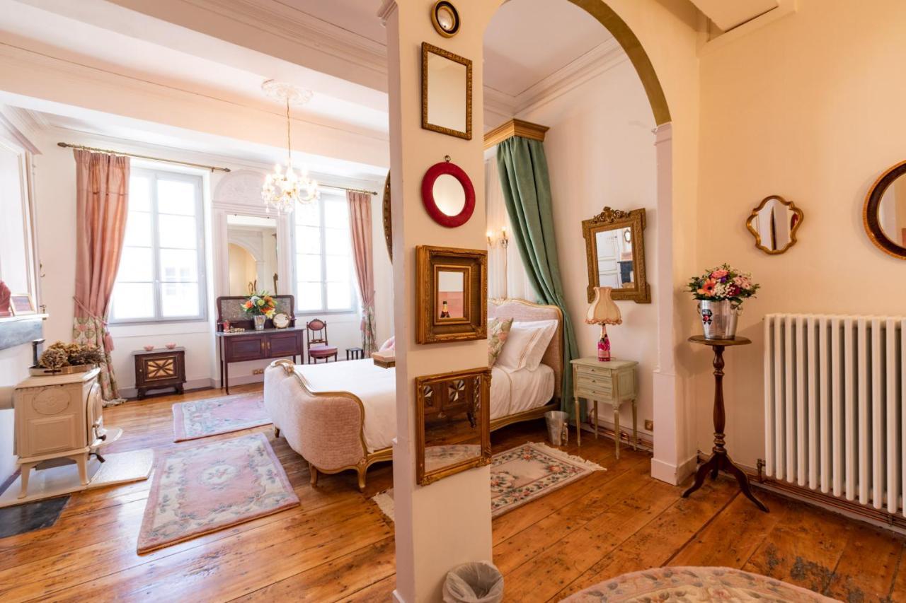 Champagne House - Elegance, Luxury And Charm Bed and Breakfast Condom Exteriör bild