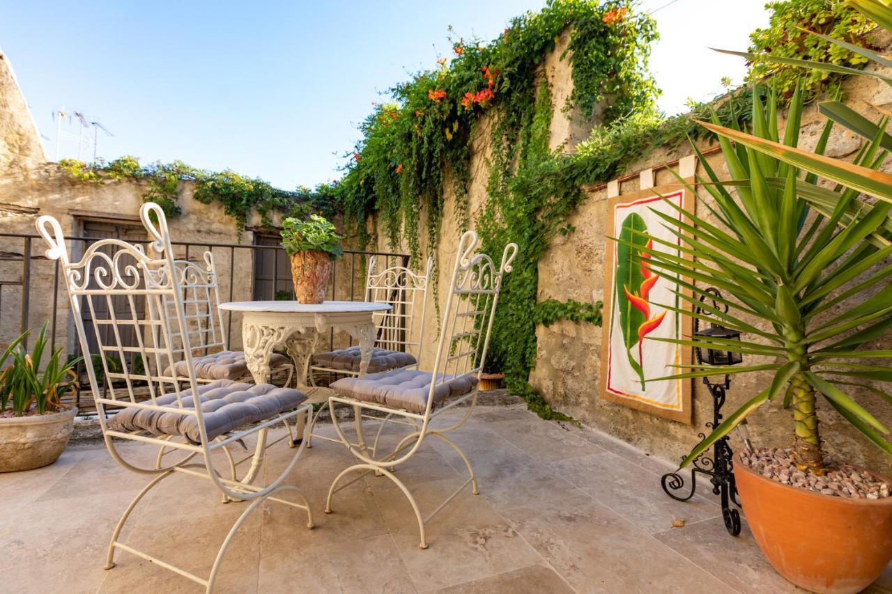 Champagne House - Elegance, Luxury And Charm Bed and Breakfast Condom Exteriör bild