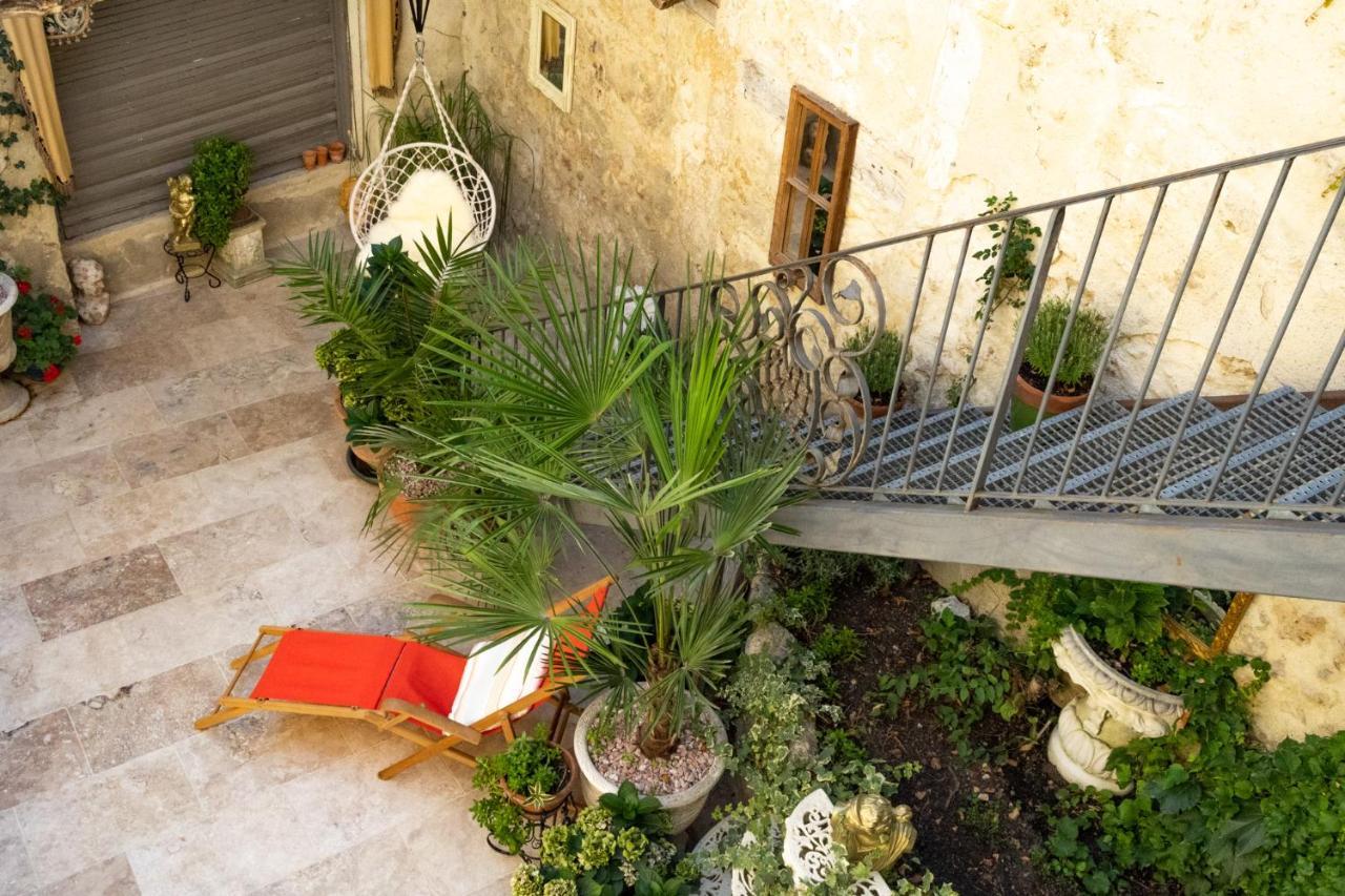 Champagne House - Elegance, Luxury And Charm Bed and Breakfast Condom Exteriör bild