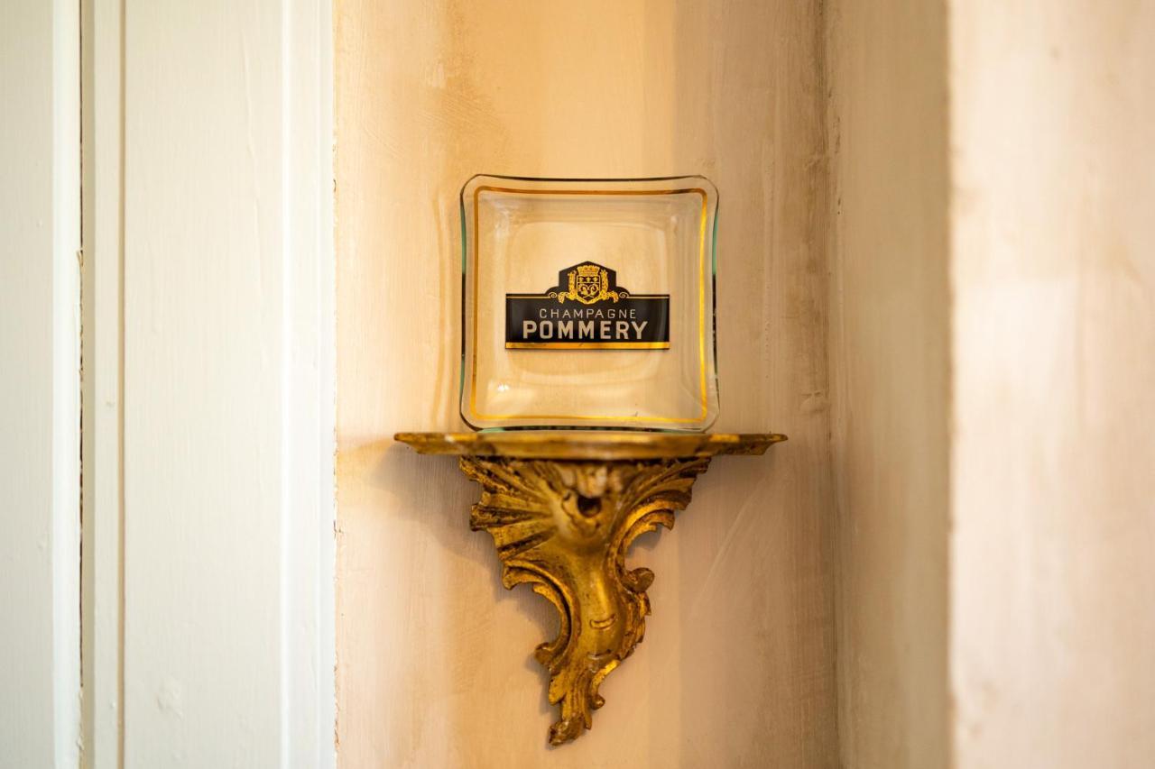 Champagne House - Elegance, Luxury And Charm Bed and Breakfast Condom Exteriör bild