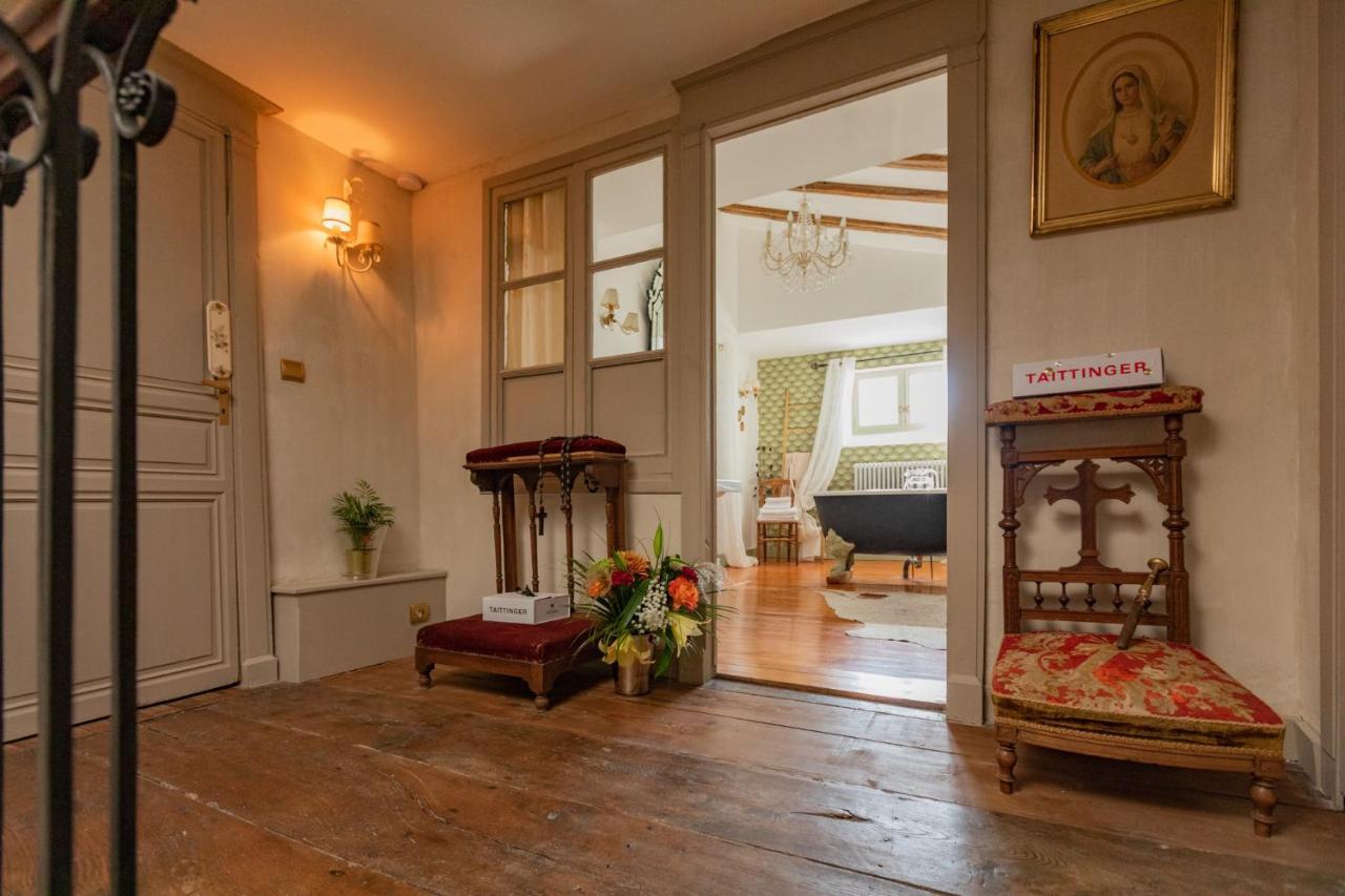 Champagne House - Elegance, Luxury And Charm Bed and Breakfast Condom Exteriör bild