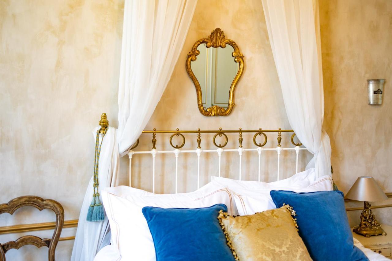 Champagne House - Elegance, Luxury And Charm Bed and Breakfast Condom Exteriör bild