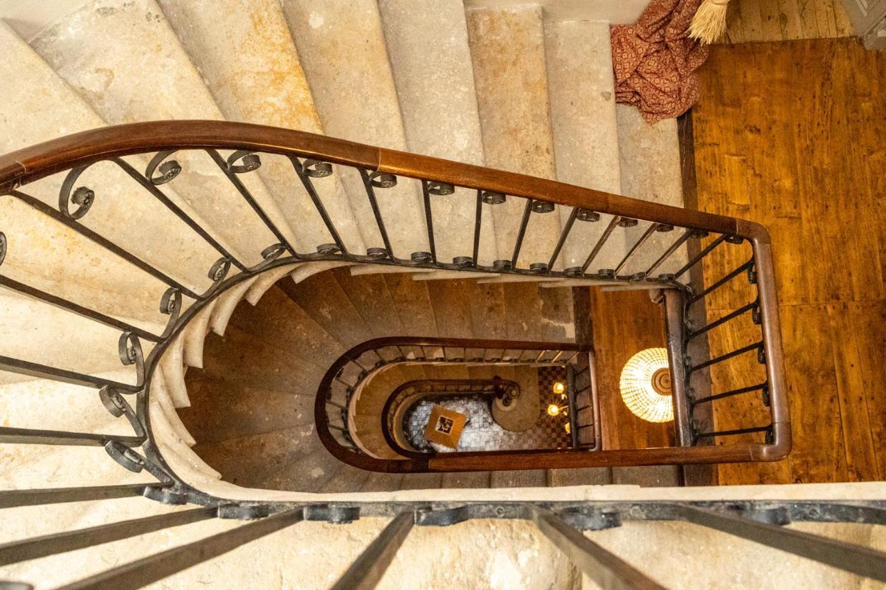 Champagne House - Elegance, Luxury And Charm Bed and Breakfast Condom Exteriör bild