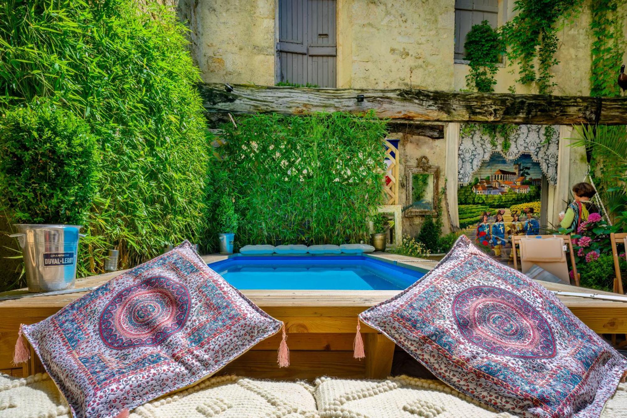 Champagne House - Elegance, Luxury And Charm Bed and Breakfast Condom Exteriör bild